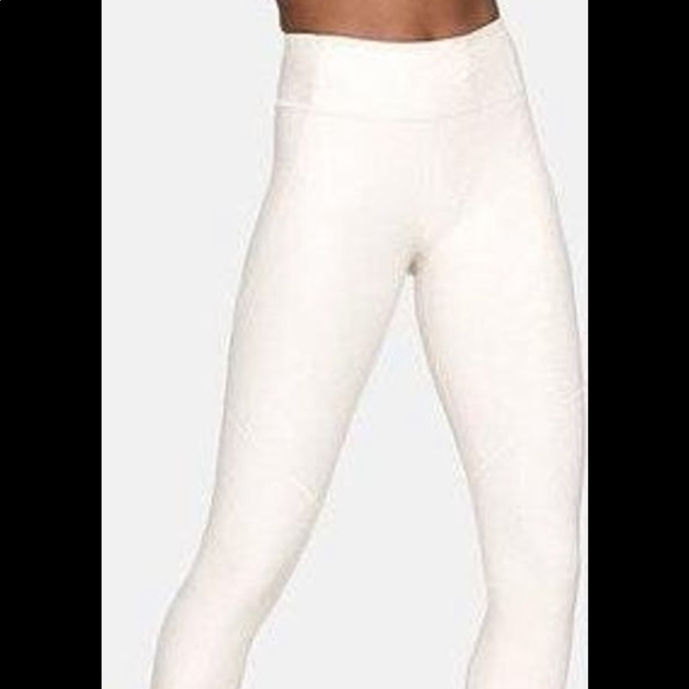 Outdoor voices 3/4 warmup leggings in oatmeal